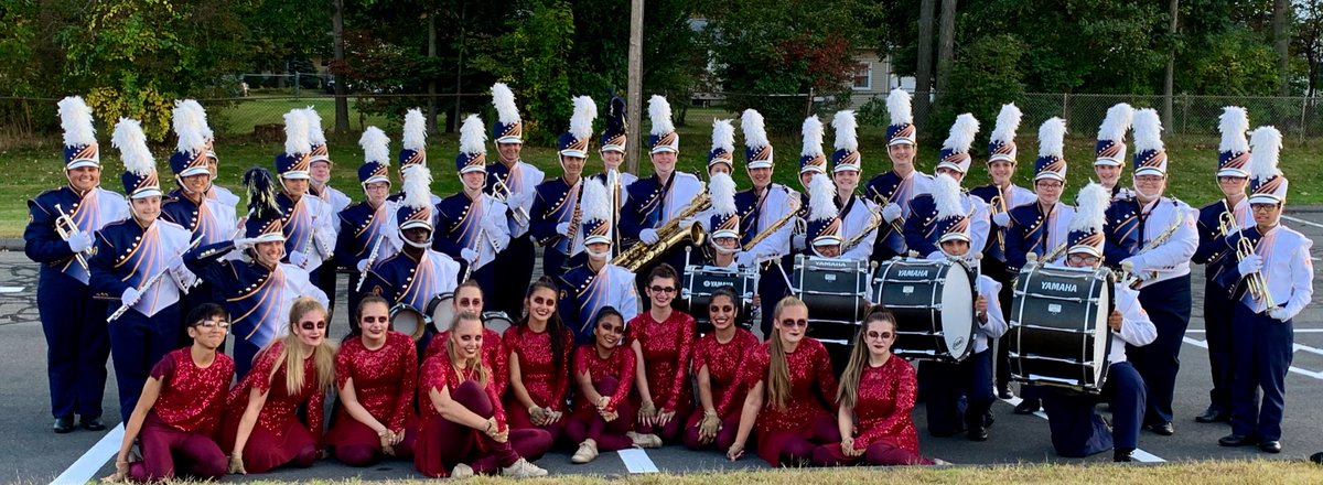 We had some time for a family photo. <a href="/EhhsMusic/">EHHS Music 🎵</a> <a href="/NBHS_nb/">North Branford HS</a>  EHHS/NBHS Co-op Marching Band
