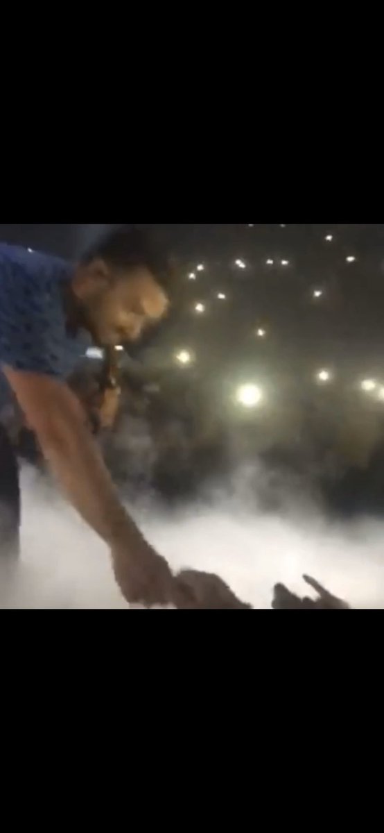 Saz0270's tweet photo. When I got up close and almost got a #timbertouch @jtimberlake #manofthewoodstour #london https://t.co/lFXOqhMyjf