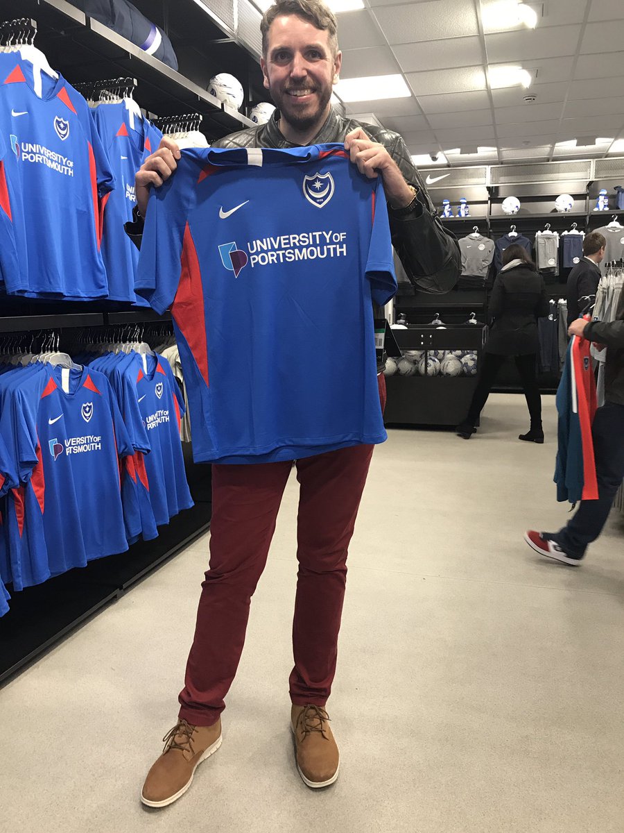 FletchtheRep's tweet photo. Great day @Pompey despite losing, @OfficialBWFC put in a fantastic performance. Fantastic atmosphere. Met John Anthony Portsmouth Football Club Westwood & saw @Polyflorltd #Expona #Flow in the club shop! #PFC #BWFC https://t.co/v00FpWO00Z