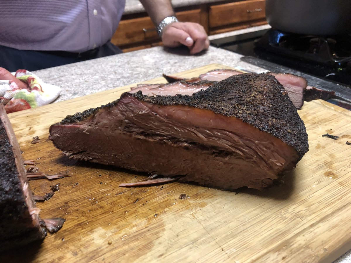 Aggs03's tweet photo. This brisket is totes moist. #BBQLyfe #TexasBBQ https://t.co/Ql6Hc0FWdP