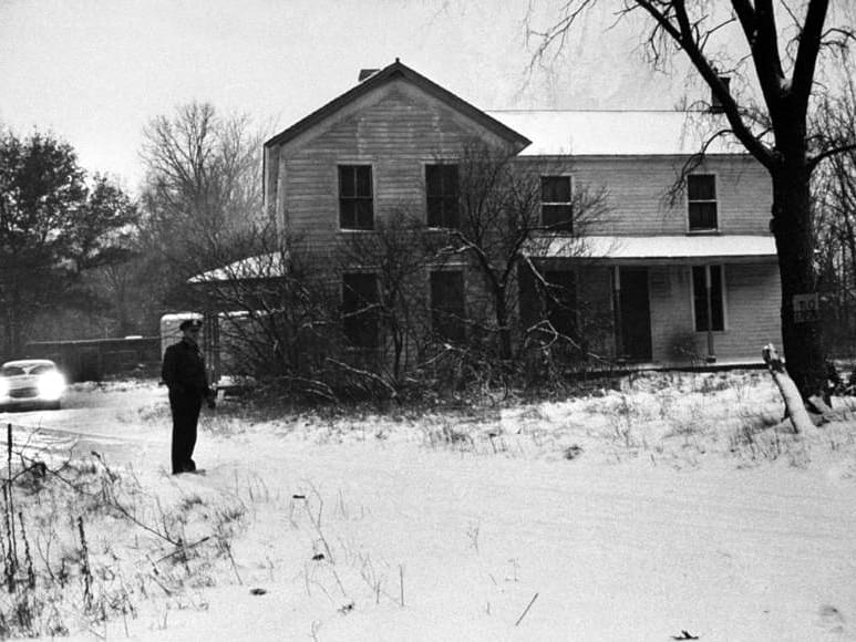 frighttofilm's tweet photo. These three houses all have one thing in common... they all belong to our first topic on episode one of @frighttofilm.

#podcast #truecrime #horror
#frighttofilm https://t.co/gSIYmuINet