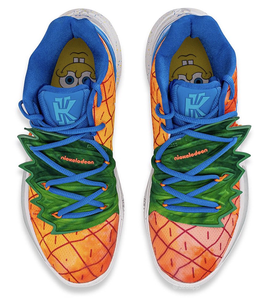 バッシュ Com Spongebob Squarepants X Nike Kyrie 5 Pineapple House カイリー5とアメリカの人気アニメ スポンジボブとのコラボ パイナップル ハウス インソールからスポンジボブが覗いています Kyrie5 カイリー5 バッシュ