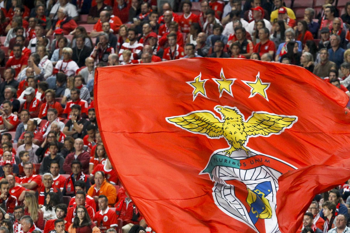 SLBenfica's tweet photo. Obrigado aos mais de 53 mil que estiveram na Luz! #SejaOndeFor #PeloBenfica #SLBVFC https://t.co/h0sXgVSMWK