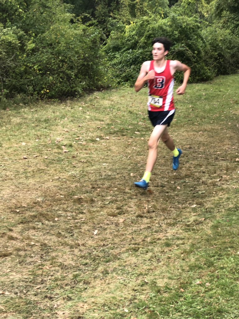 jennylb343's tweet photo. Binghamton Cross Country Team at McQuaid Invitational, Genesee State Park in Rochester. @BinghamtonCSD @Kevin_Richman #BPatriotProud https://t.co/oc79ajTmZx