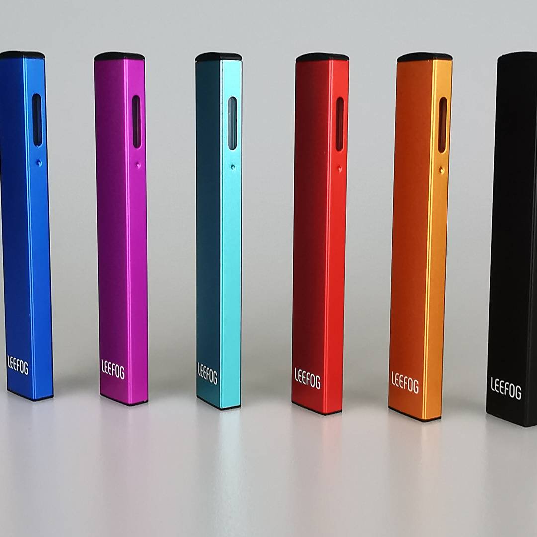 leefogofficial's tweet photo. #Leefog #MATE #CBD #THC #Cannabis #Marijuana #Vapepen #Disposable #Pod #PodPen #JUUL #DisposablePod #PodOil #PoddedOil #Mated #MatedOil

Disposable Pod Pen.
MATE!!!
From LEEFOG.

Choose MATE to TELL your oil FROM others.

MATE: 0.5ml, 1.5Ω, 280mah, 2*1.8mm+1*2.0mm inhale holes. https://t.co/2RH0IxnevW