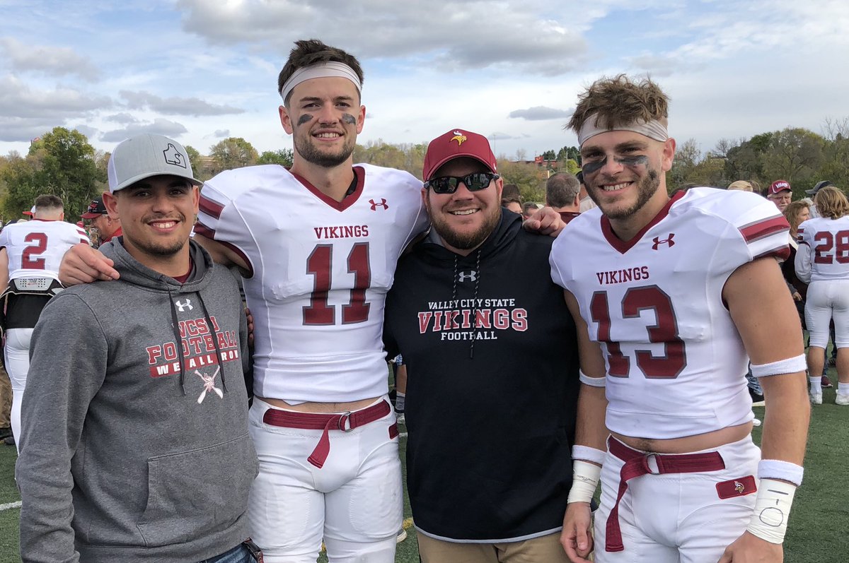 Great day, finally got my picture with the 3 Seniors. We miss <a href="/eliluna1213/">Peanut</a> to death, but happy we got the win. I was able to take a picture with the guys I have coached the longest in my career. Love these guys #VikingPride 
<a href="/Jake_peterson7/">Jake Peterson</a> <a href="/KellenThomas_04/">kel</a>