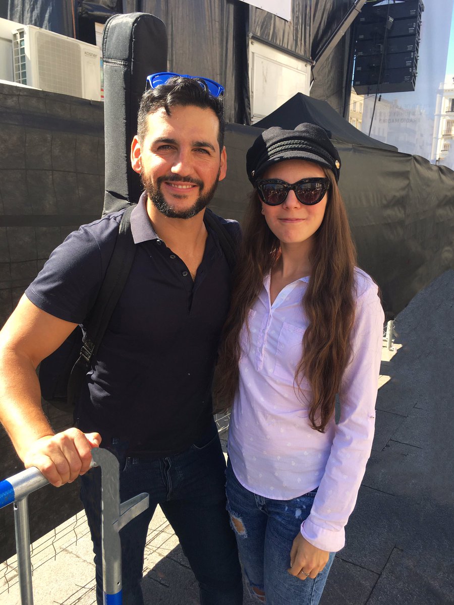Anabelrod_21's tweet photo. Cuando compré tu disco #ViajaLaPalabra jamás creí que iba a tenerte tan cerquita 😭❤️😻 

Ha sido un sueño hecho realidad haberte conocido @frnperea 💚 https://t.co/3EhQxJVVTu