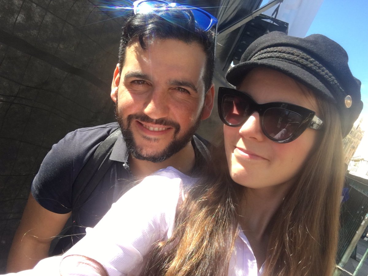 Anabelrod_21's tweet photo. Cuando compré tu disco #ViajaLaPalabra jamás creí que iba a tenerte tan cerquita 😭❤️😻 

Ha sido un sueño hecho realidad haberte conocido @frnperea 💚 https://t.co/3EhQxJVVTu