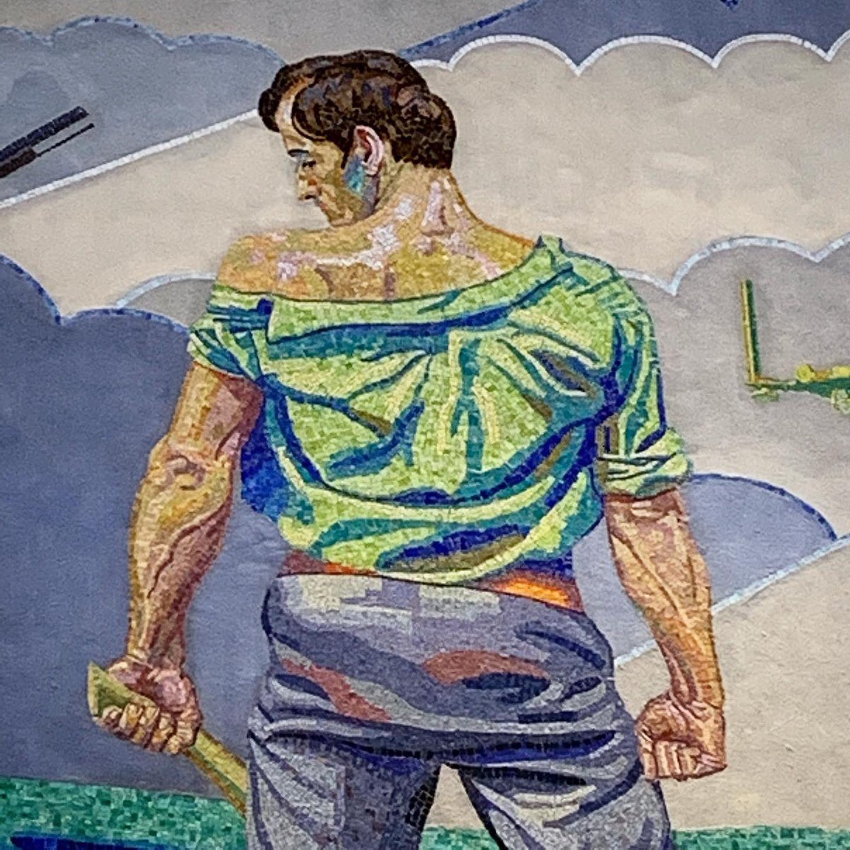 MarkBSchlemmer's tweet photo. The bands of glass mosaic murals just under the dome of the Cincinnati Union Terminal (now the @CincyMuseum) are by the portraitist #WinoldReiss. There's plenty of flex on display here. ๐ช๐ผ #CincinnatiUnionTerminal #CincinnatiMuseumCenter https://t.co/tfRRao2IHg