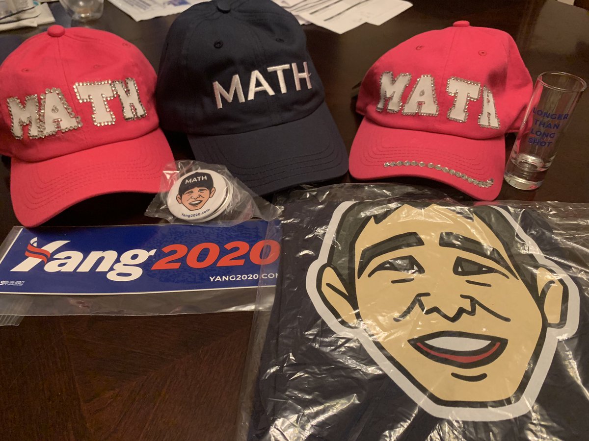 Mike_DWNY's tweet image. They are here!!!!! #yanggang #yang2020 #YangMerch #LongerThanLongShot (oh the pink one are still work in progress...I’m slow 😓)