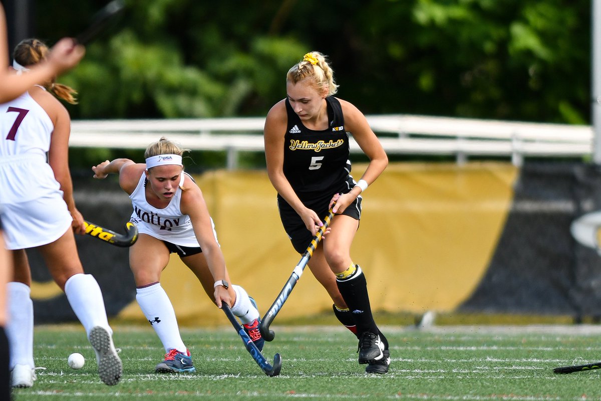 aicathletics's tweet photo. FH: Here's a fun @fieldhockeyaic fact for you -- senior captain Jenny Holmquist's two first-half tallies not only gave us a lead to help us #BeatBentley, they gave us 20 goals on the year, more than we had all last season! #AICommitted https://t.co/EyArVrvomk