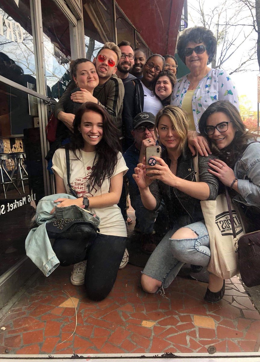 othchubbybunny's tweet photo. Look at all those happy faces knowing they support &amp; run a shit company which steals $$ from fans 🤮 #eyecon3000 let me give them the attention they eat up so much https://t.co/cM6KML3x1m