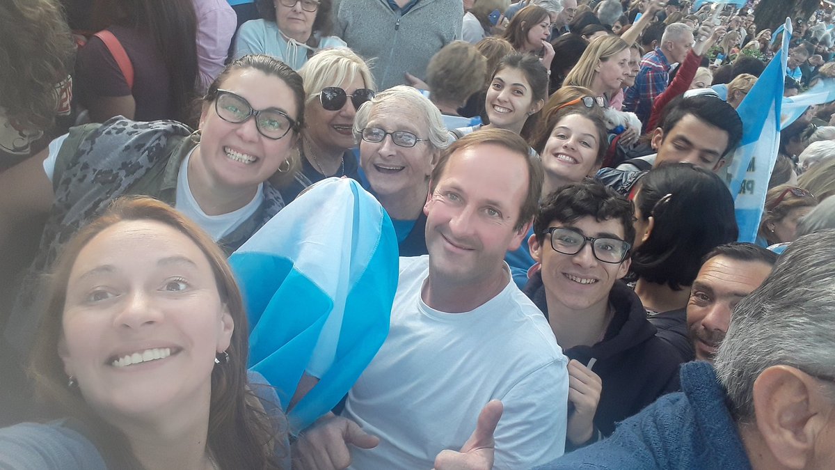 SolOlguin5's tweet photo. Donde tenemos que estar, haciendo patria !🇦🇷🇦🇷

@TotyFlores @MSRepublica @axt_miguel https://t.co/pKGTVlOcCz