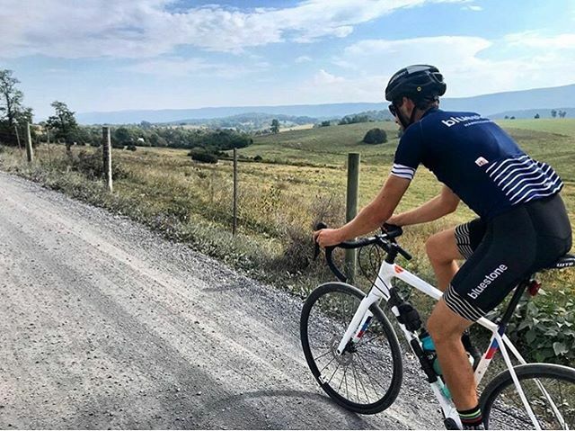 Here we have @skiddzzzz modeling the latest in <a href="/cutawayusa/">Cutaway USA.</a> apparel. A few more of these kits left at the shop! Grab em while you can. ift.tt/2mKl2rV