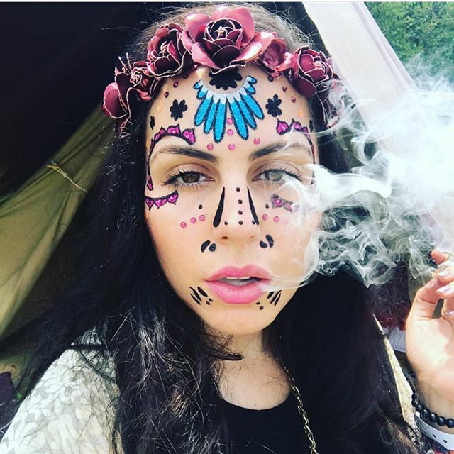 loveandmad's tweet photo. Is it October yet? #magicandmanifest #facestickers #facegems #halloweenmakeup #dollskill https://t.co/92iEJVW5PH