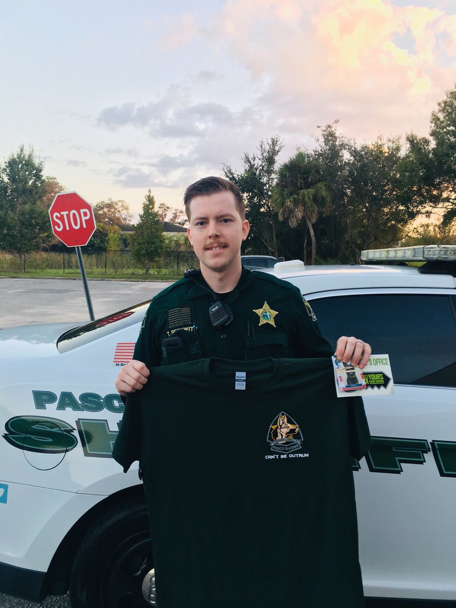 PascoSheriff's tweet photo. Time for another giveaway!!

RT and help us get this post to 500RTs for a chance to win a K9 shirt, K9 cards and a #9PMRoutine sticker! 5 winners will be announced tonight!

Let’s make it happen! 🤗 https://t.co/zM6GbfUn1A