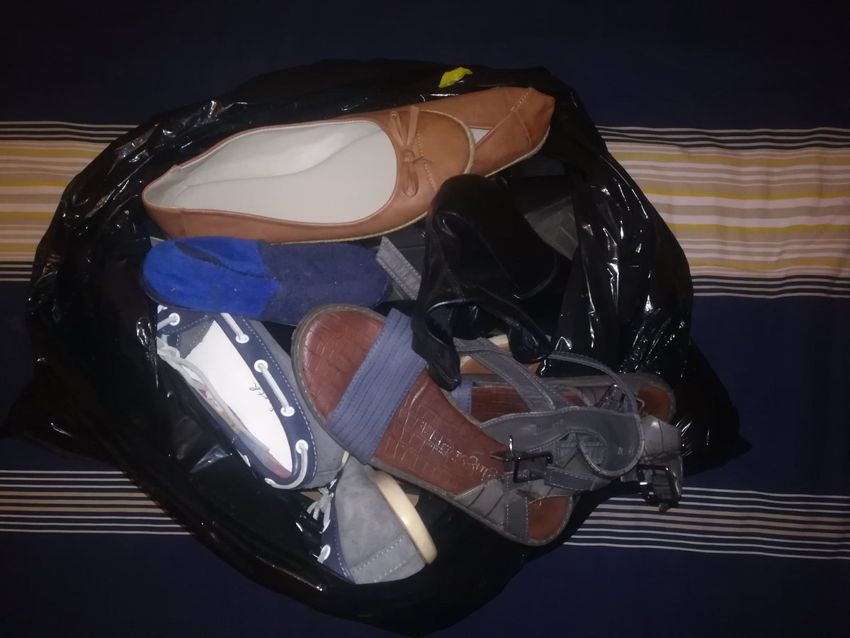 kilo_pascal's tweet photo. I've female shoes to donate, size 4/5 and boys shoes age 3/4. There's a lady I promised to give clothes she's a student from Potch, lost her number... If she doesn't reach out well, free donation around East Rand, Johannesburg and Soweto. I'll add more clothes during the week. https://t.co/MtLc3Pammt