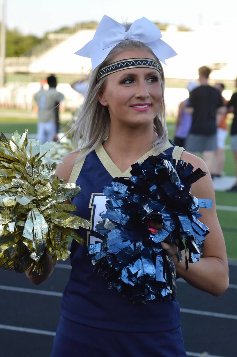 khscheerpics's tweet photo. Happy Birthday Chloe! https://t.co/C6ORag6B4h