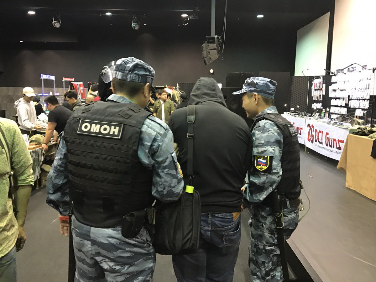 HN_twilight's tweet image. NMM(もといロシア祭)にて、多くの方と交流することが出来て大変有意義な時間を過ごすことができました。
OMONの皆様には茶番に付き合っていただき本当にありがとうございました！
第2回があれば留置所にてお会いしましょう！