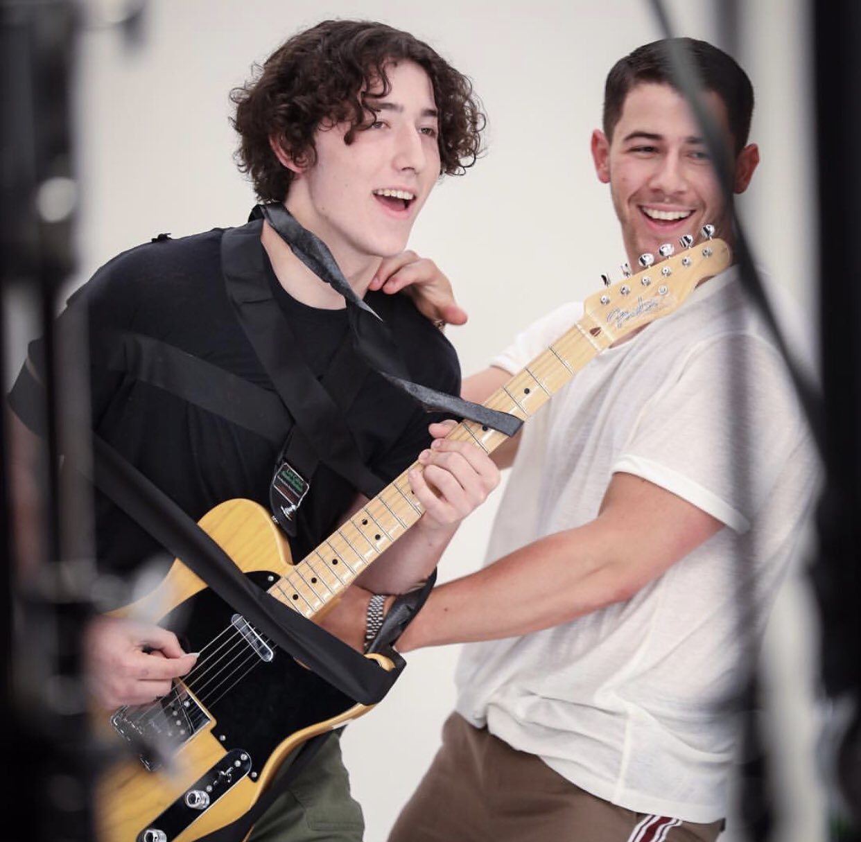 . wishes little brother Frankie Jonas a happy 19th birthday. 