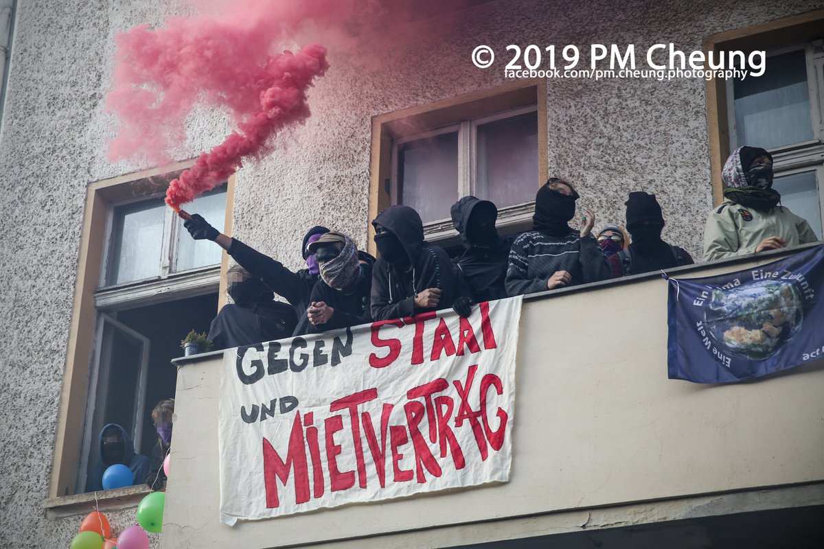 pm_cheung's tweet image. Hier die Bilder von der Besetzung des leerstehenden Wohnhaus in der Frankfurter Allee 187 in Berlin-Lichtenberg.

Bilder: 
flickr.com/photos/pm_cheu…

#TuMalWat #b2809 #besetzen #Frankfurter187 #berlin