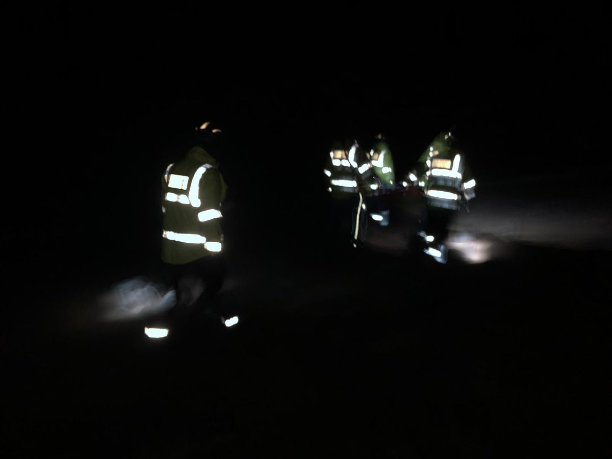 Tasked with @VentnorCRT @ 21:50 over the concern for 2 unaccounted for 14 yr old males after their friend fell down a cliff & injured himself. He was helped by a fisherman & placed into the care of @OFFICIALIOWAS & Co-Ro from @FreshwaterFire. 2 males found self and well RTS 00:15