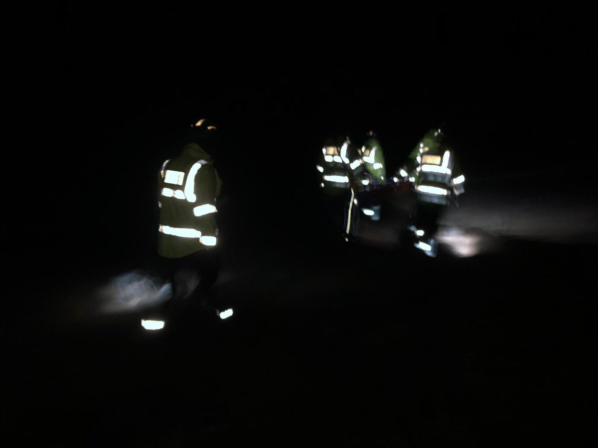 Tasked with <a href="/VentnorCRT/">Ventnor Coastguard Rescue Team</a> @ 21:50 over the concern for 2 unaccounted for 14 yr old males after their friend fell down a cliff &amp; injured himself. He was helped by a fisherman &amp; placed into the care of <a href="/OFFICIALIOWAS/">Isle of Wight Ambulance Service</a> &amp; Co-Ro from @FreshwaterFire. 2 males found self and well
RTS 00:15