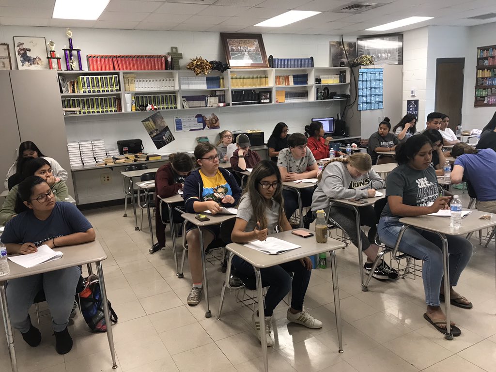 coachjonpeppers's tweet photo. Around 60 Crossville High School students taking 11th Grade AP Language and 12th Grade AP Literature we’re in Saturday session today as part of the A+ College Ready Program. Students were eager to gain more knowledge and get prepared for the AP test and become college ready. https://t.co/CFKkad5YAh