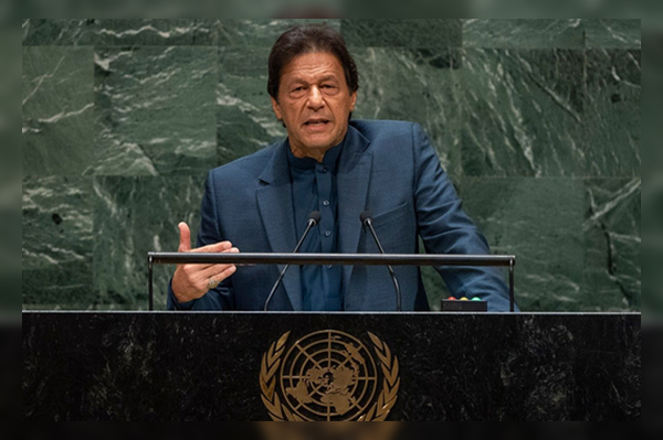 appcsocialmedia's tweet photo. At #UN, #Pakistan slams India for skipping mention of #Kashmiris’ plight that #PMKhan highlighted 

#APPNews #ImranKhanNiazi #ImranKhanMakesHistory #ImranKhanVoiceOfKashmir #imrankhanspeech  #UNGA #UNGA74 @ImranKhanPTI @PTIofficial

https://t.co/lZL3Q9BZgC via APP https://t.co/Yi668BdDPc
