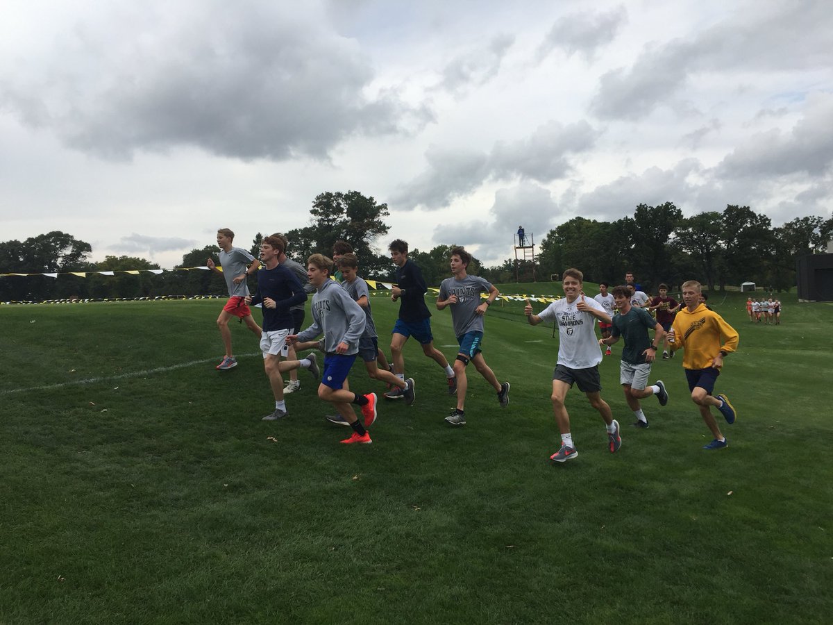 STAsaints_TF_XC's tweet photo. Great experience for both squads up in Minneapolis. Good preparation for the postseason! #staxc #bau https://t.co/0Io8EtNZaU