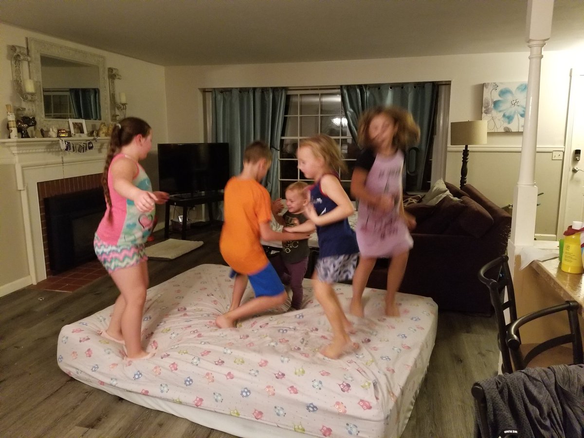 IStepFunny's tweet photo. 9:10pm: We are all jumping on the bed before Harry Potter time. #auntanduncletime #Sleepover #babysitting #jumpingonthebed https://t.co/iT5hBHUuT7