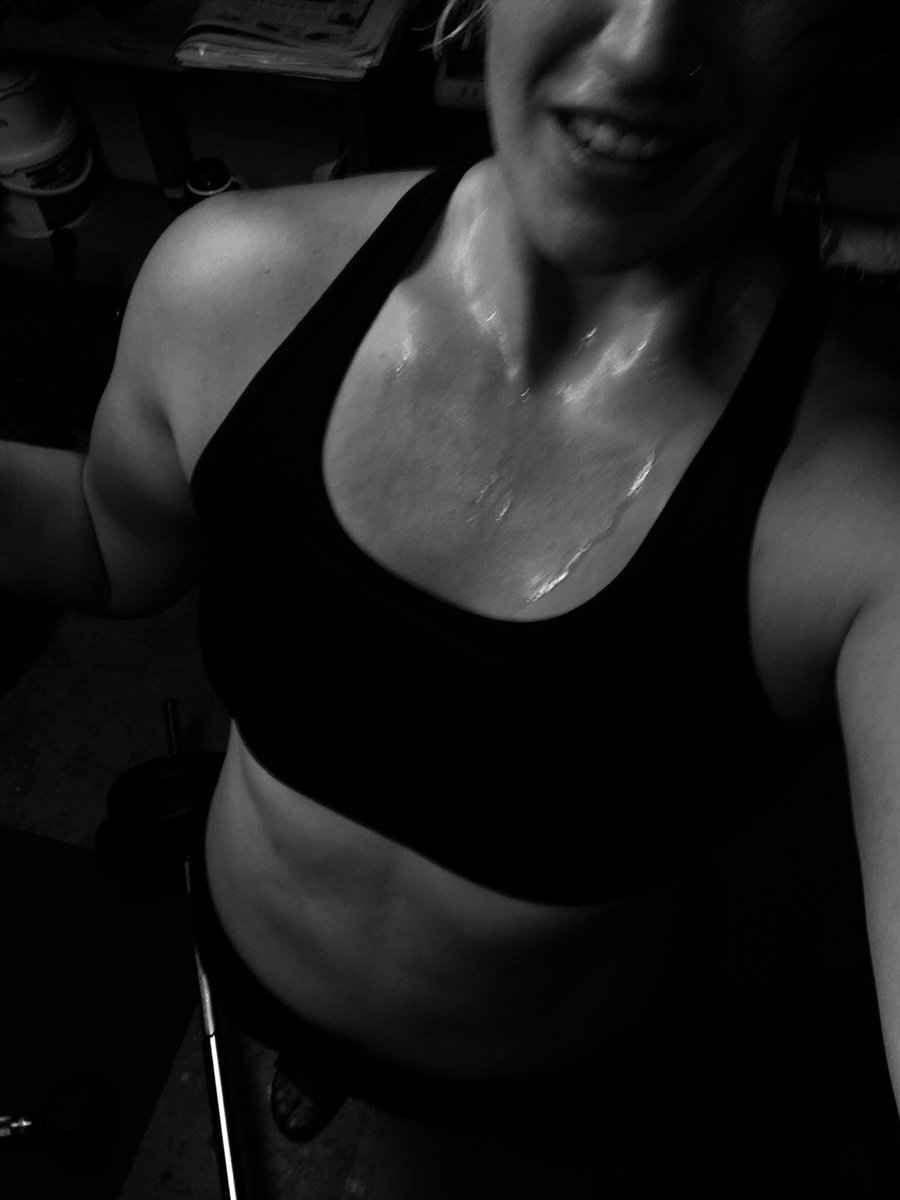shaddyponte's tweet photo. Today was my 27th workout of the @BobbyMaximus 28day summer shred. “shred” makes you think “loss”, but I’ve gained so much from this program: weight, endurance, confidence & muscle. (I did loose my lunch 1 day during a workout)🤢💪🏻🇨🇦 (BTW you should get his book #maximusbody) https://t.co/BydOMmJTR9