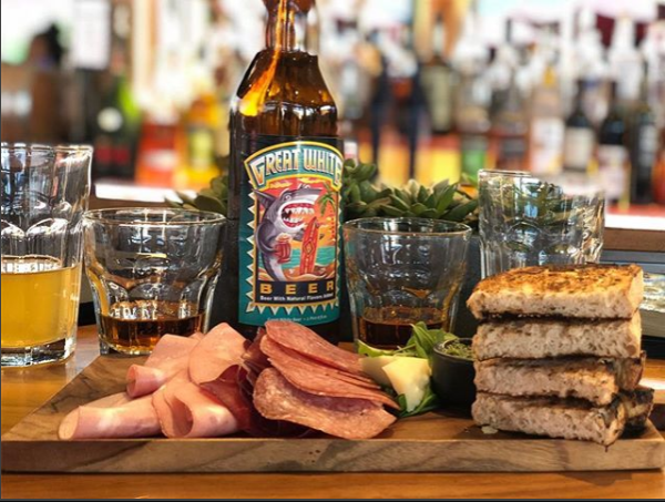 "Meat Me At The Bar" for #NationalDrinkBeerDay 🍻
.
.
.
#Mixology101la #beer