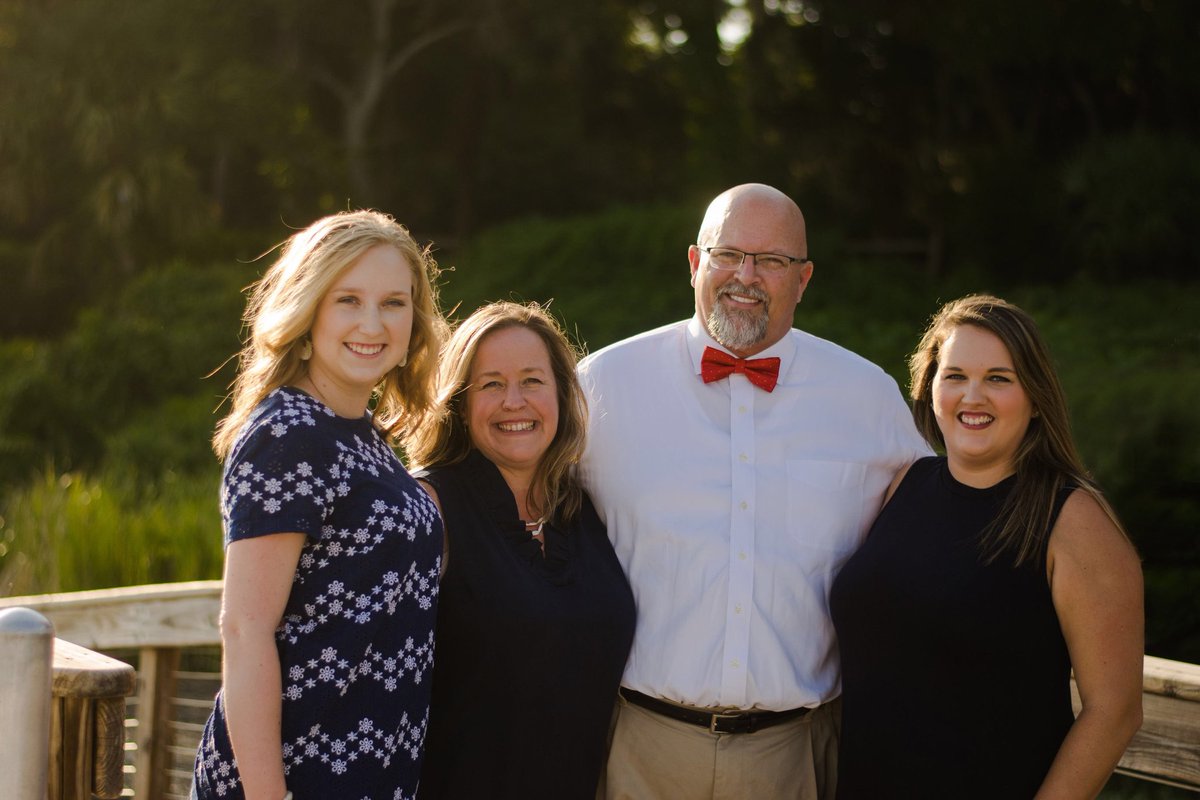 covert4congress's tweet photo. We are less than 48 hours away from our 3rd qtr FEC filing! Plz go 2 https://t.co/V5LmlsiFkE and donate $25, $50, $100 or $250 or more? The SC-01 CD seat MUST be flipped 4 us 2 take back the House! Can we count on you? #collegegameday #GoTigers #GoCocks #SC01 #Breitbart https://t.co/qfg9yHVuy4