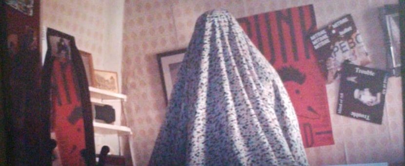 subtlycrude's tweet photo. #Marianne hiding under the same #Ikea duvet cover that I am currently using. Thanks for the nightmares #Mariannenetflix #retailproblems https://t.co/uzSdAYRbkV