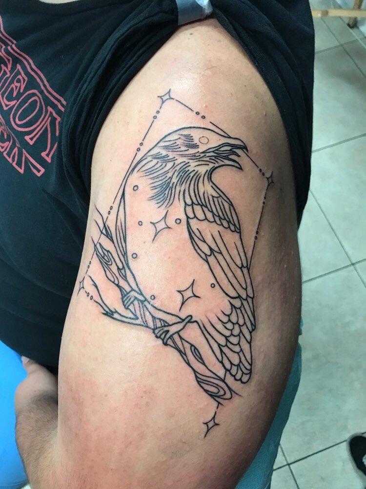 VerySoftBadger's tweet photo. y’all i’m fucking BLOWN AWAY

tattoo: @ silent_wolf_goblin on insta
shop: @AcesHighTattoo Lake Worth
original concept: @Smol_Works https://t.co/ZvyZyyxzsW