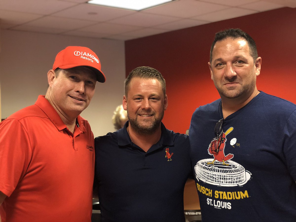 AngieCirtin's tweet photo. Not the outcome most of us wanted but an #amaysing night @StlCardinaIs with our @diamondresorts marketing partners at our VIP event. So love meeting more of my Diamond family! #DiamondLifeForMe #IntentionalCulture #Missour1 https://t.co/yVxw0m54Nv