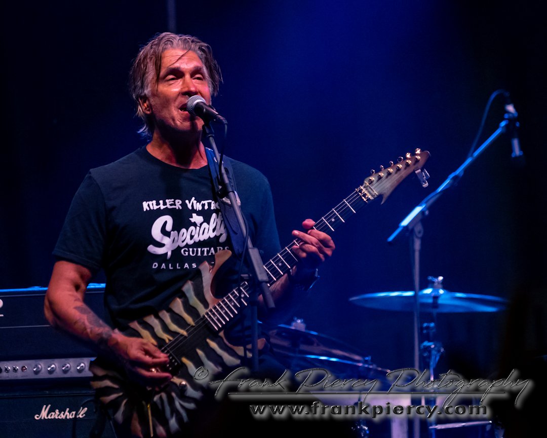 Wow alot of September Birthdays in the Rock World..... Happy Birthday to Mr Scary himself... George Lynch! 