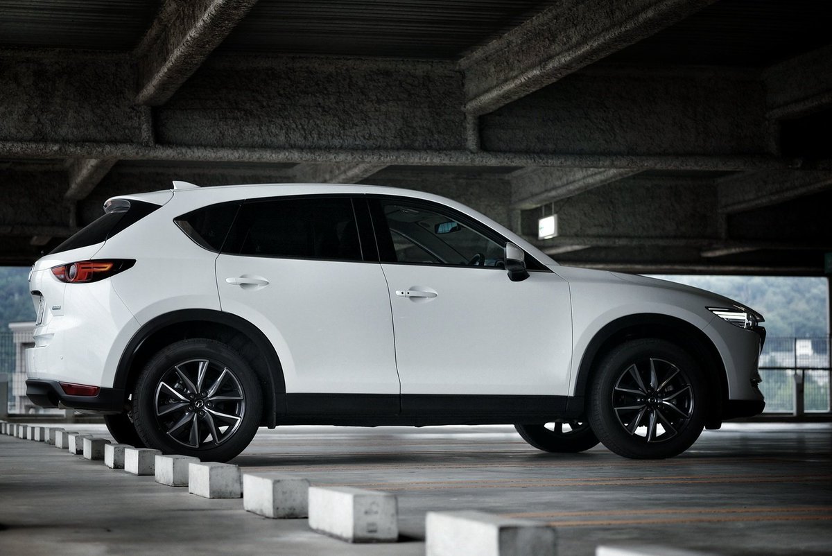 Wafru 立体駐車場にて Cx5 Wafru 立体駐車場にて Cx5