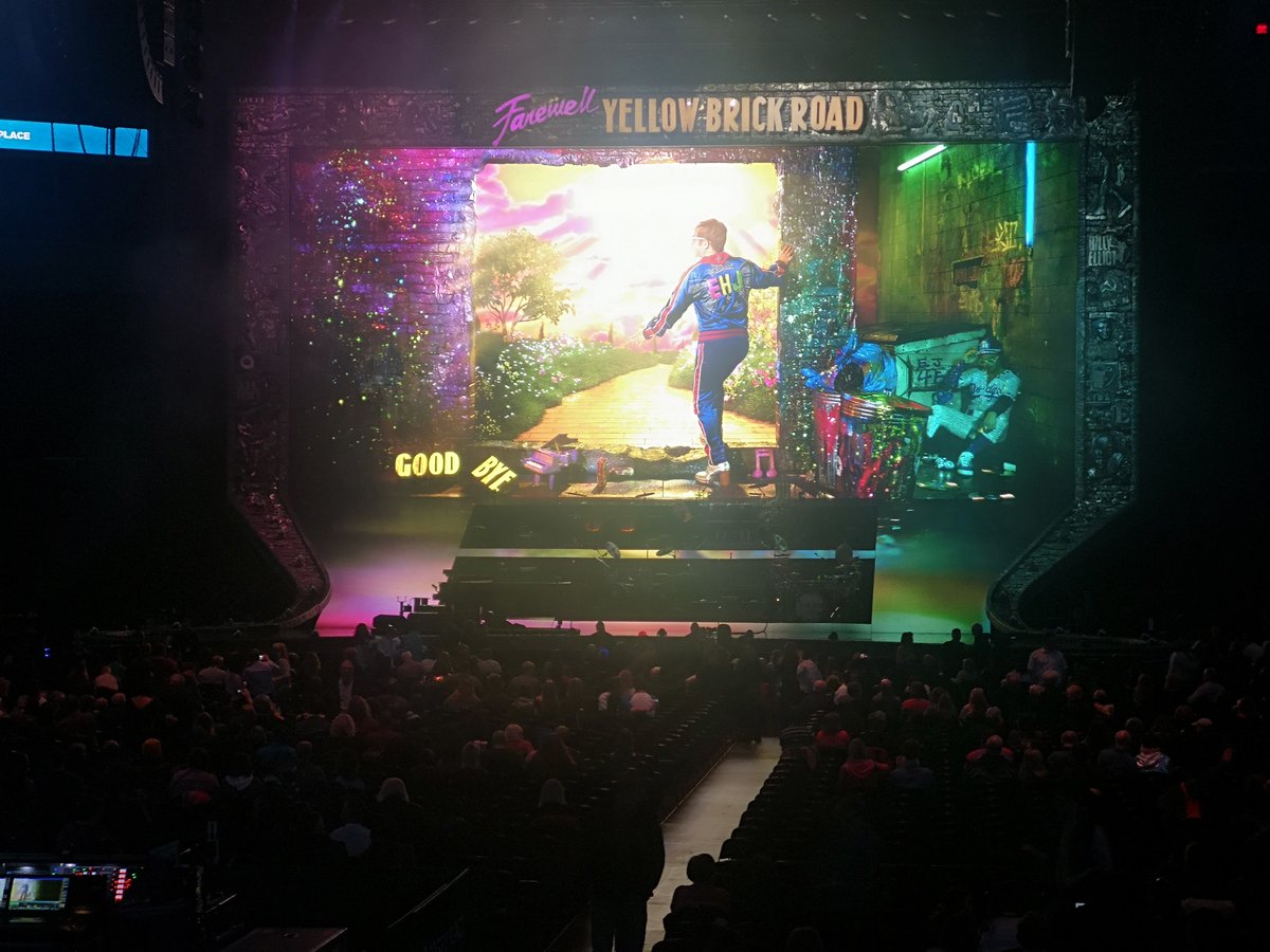 carolsprky's tweet photo. Eagerly waiting at Rogers Place for #eltonfarewelltour to start. Sooo exciting. It's a full house. With @AngieBetts https://t.co/OIWtuffeCn