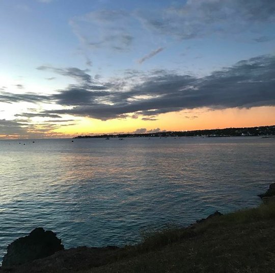 FactsBarbados's tweet photo. The relaxing views of the ocean from the beach #Barbados #urbrands #ravisheldonshankar https://t.co/9eyr5JGidu