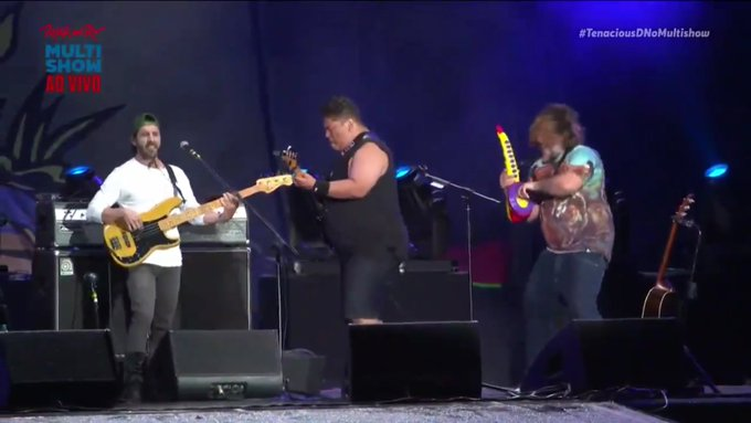 dannysthilld's tweet photo. Jack Black fez um show super animado e incrível😍
#RockinRio2019 #RockinRio 
#TenaciousDNoMultishow #RockInRioNoMultishow

#SabadoDetremuraSDV #sabadou https://t.co/925NDhlQ5Q