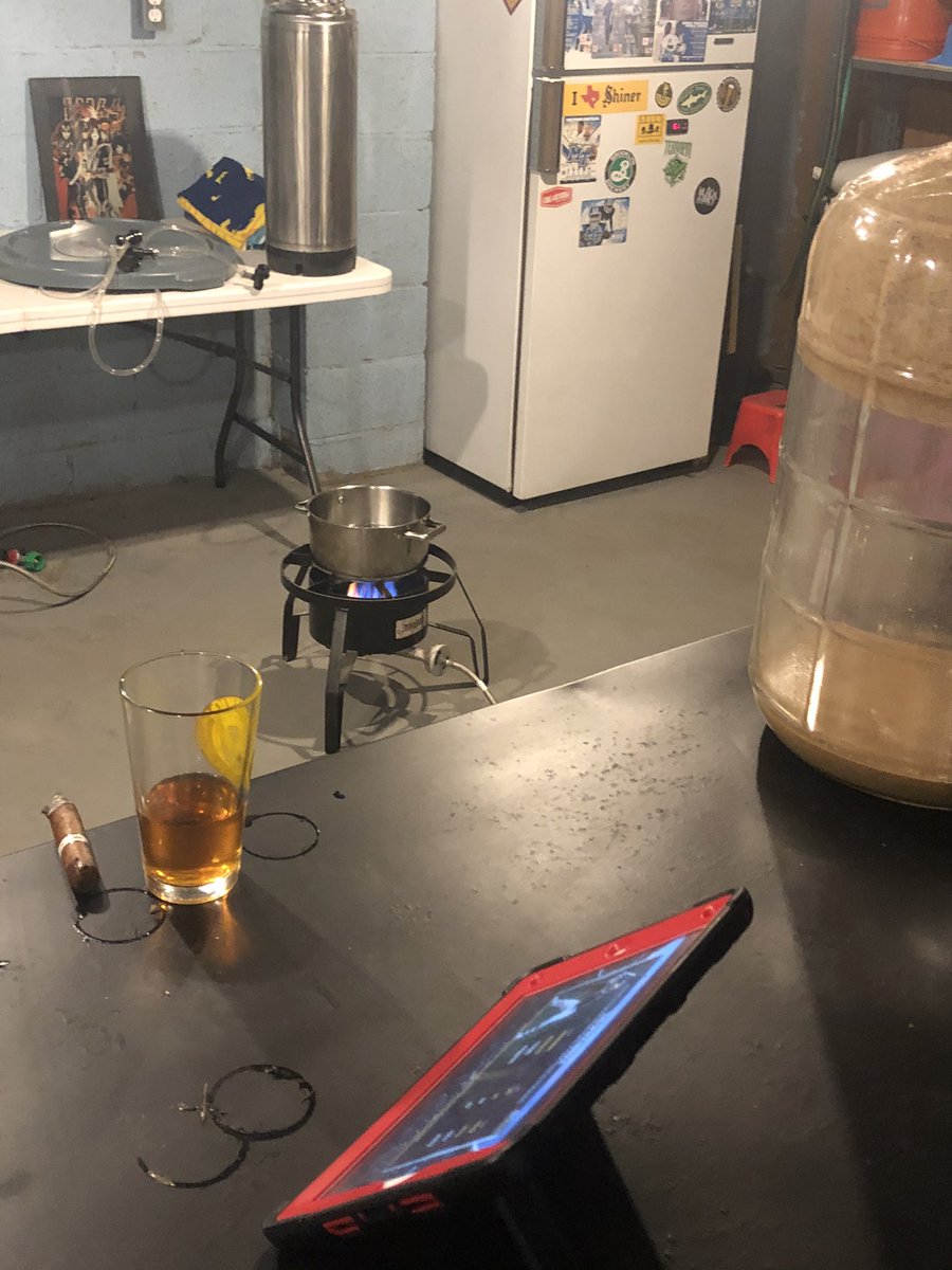SheetsBlack's tweet photo. Late night yeast starter! https://t.co/wi8Oq9JlkS