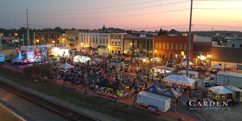 CardenPhoto's tweet photo. Good time at the ##41A Festival tonight in downtown @CityofTullahoma. #aerialphotography #dronephotography #dronesforgood #Tennessee https://t.co/HVLuDIVtm9