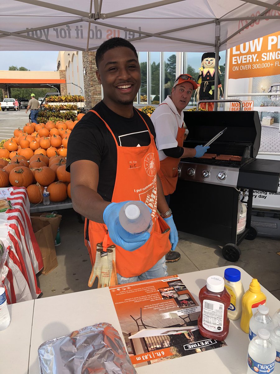 merickle's tweet photo. These two are my favorite “hot dogs” at #1856rocks.... Focus was leads , leads were captured.   Thanks Glenn and Jihad for stepping up!    I appreciate you guys...
@dperry1400 @JohnKopras @aroc5088 @MelissaHockert @KMTovey @jhiltonthd https://t.co/VahZ4oP497
