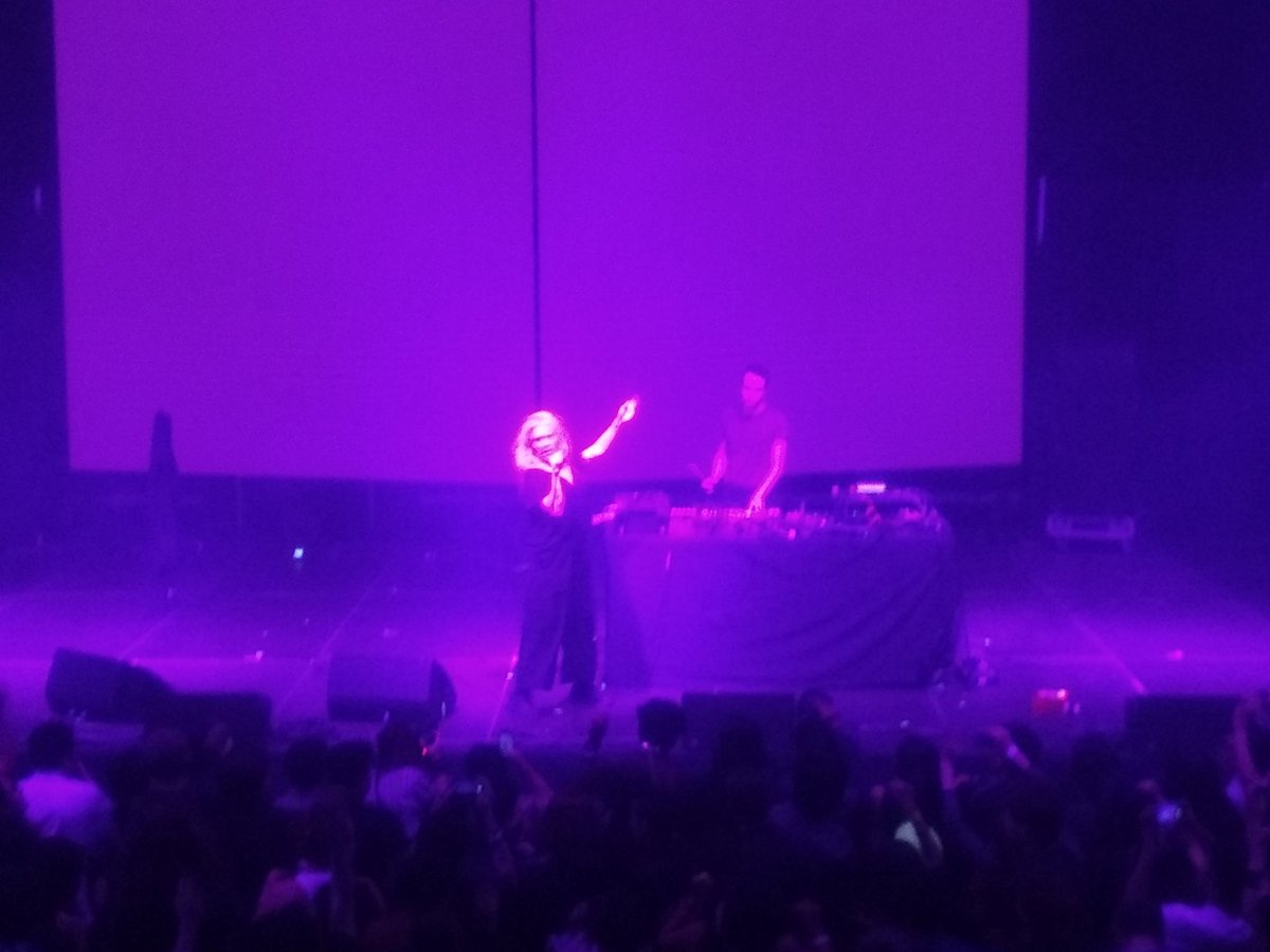 oficinapublica_'s tweet image. El Command Fest la está rompiendo muuuuuy cabrón, (pardon our french)... y lo que falta. #MusiqueNonStop @noiselab