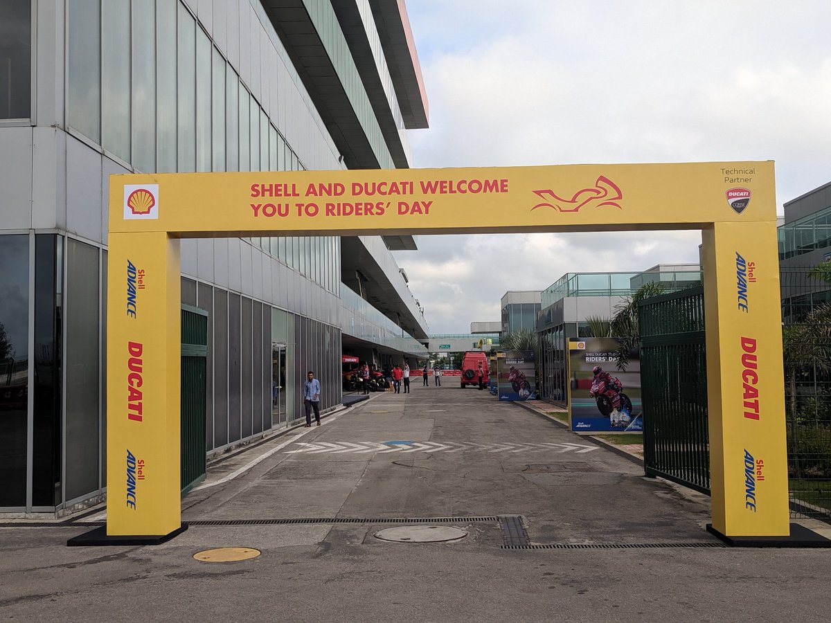 Ducati_India's tweet photo. Today's the day we #OutrideAnything! Stay tuned for the Shell Ducati Riders Day, featuring a special guest from 🇮🇹
Powered by @Shell_India
#ShellDucatiRidersDay #BackOnTheTrack #forzaducati #DucatiIndia #Ducati #TrackDay #RoadAcademy https://t.co/uLZ9EHBqcZ