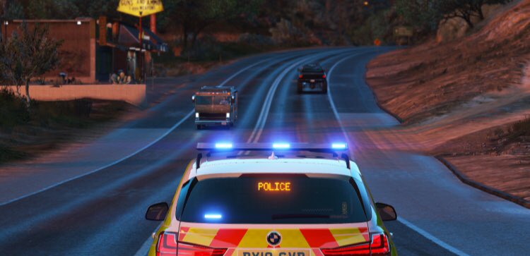PC_118T's tweet photo. Spotted one of the BMW X5 F15 this evening from the WMP Firearms Operations Unit responding on the I-Grade and I was lucky to grab some shots 👀

@PBRP_Official https://t.co/GfoQuE81mD