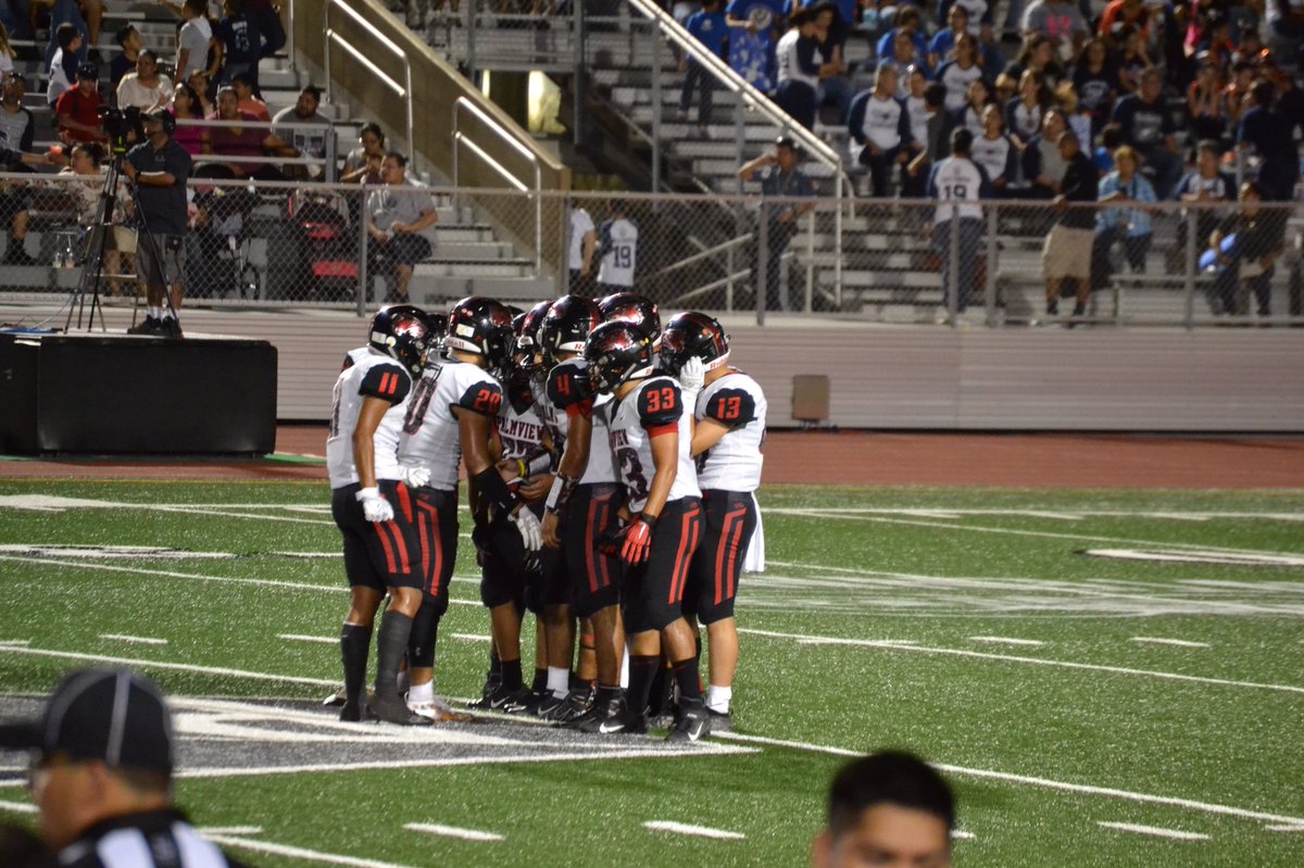 lorenzo_tijer12's tweet photo. “A pack full of brothers. A brother hood🐾🐺” #LetsGoLobos #loboproud #Lobospride #RGVFootball #rgv #southtexas #fridaynightlights🏈 #PHSLoboPride #lobonation https://t.co/bEjql0TTGV
