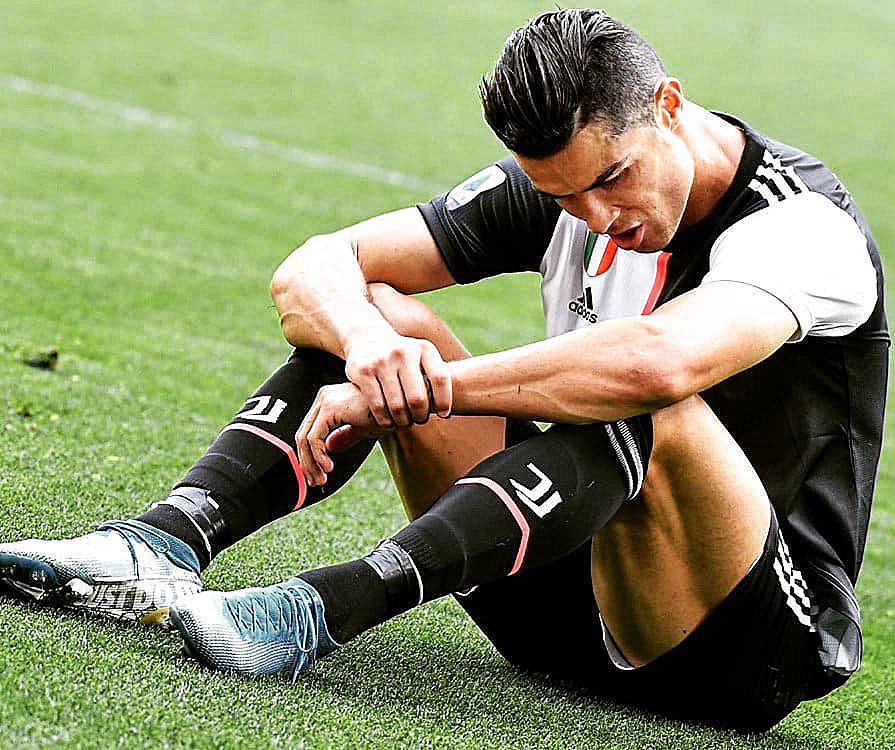 Juezcentral's tweet photo. 8 goles en sus últimos 7 partidos. Está a 3 goles de los 700 como profesional, en 16 años de carrera. Es decir, un promedio de 43 goles por temporada. ANIMAL. #Juezcentral https://t.co/kwhQPCp39u